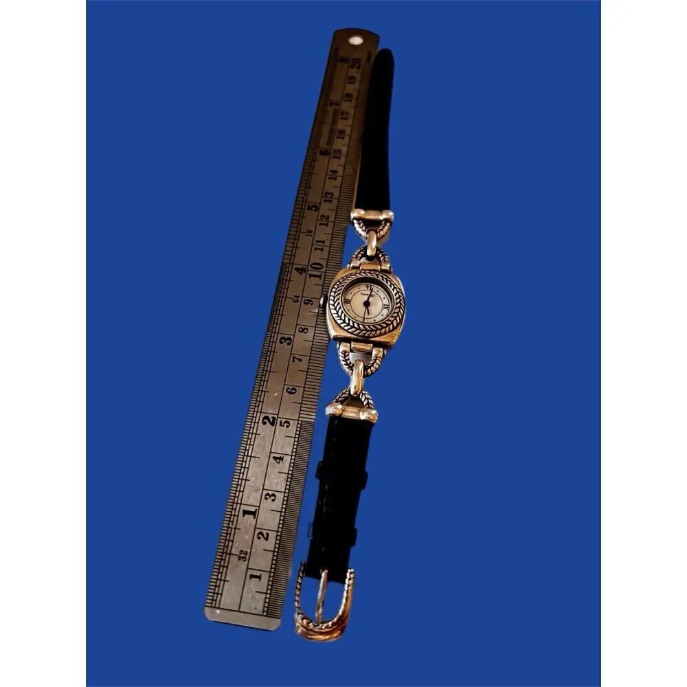 Geneva Watch Round Silver Toned Face Brown Buckle Band Heart Themed New Battery